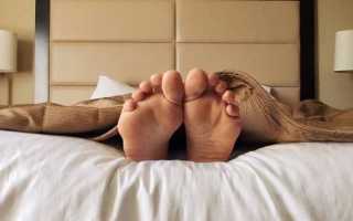 Полезно ли спать на жестком полу
